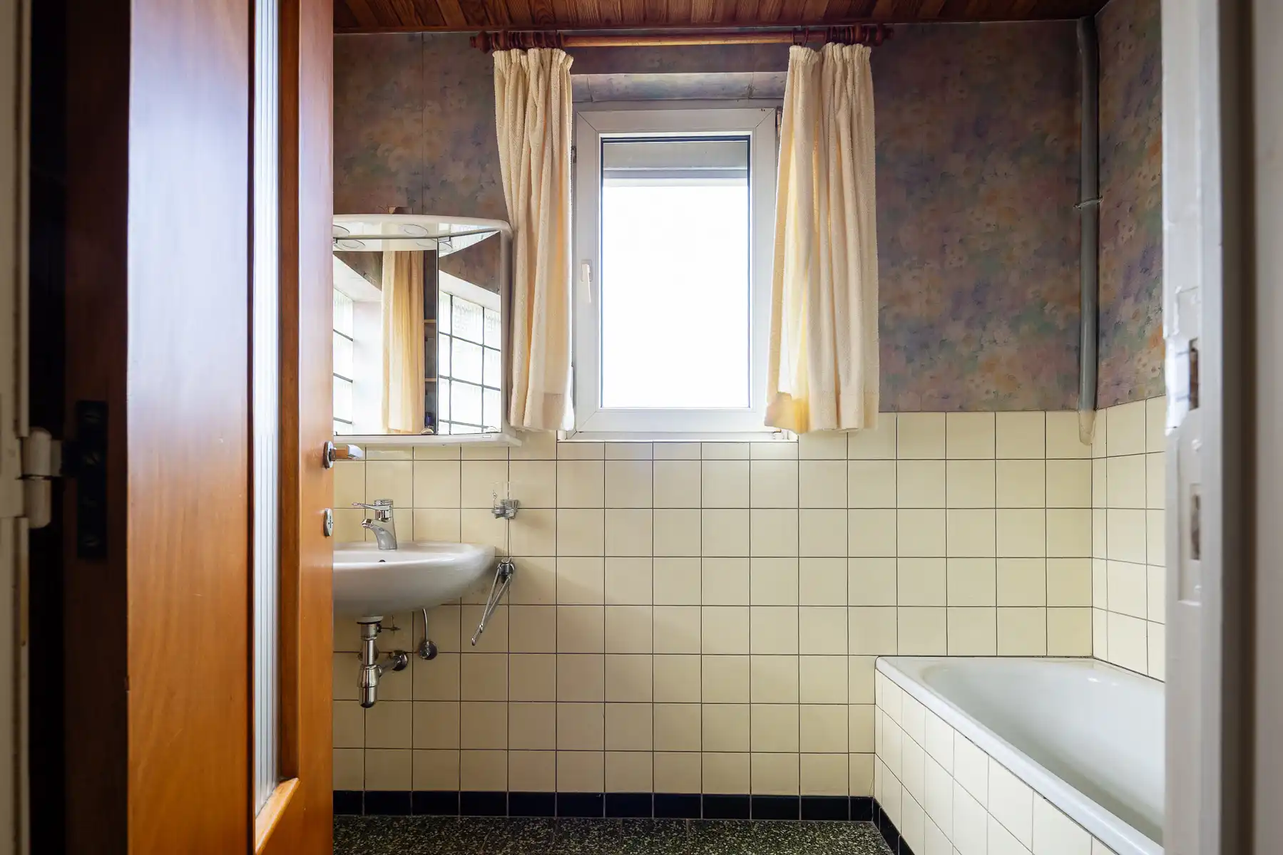 Eengezinswoning met tuin, garage en autostaanplaats foto 18