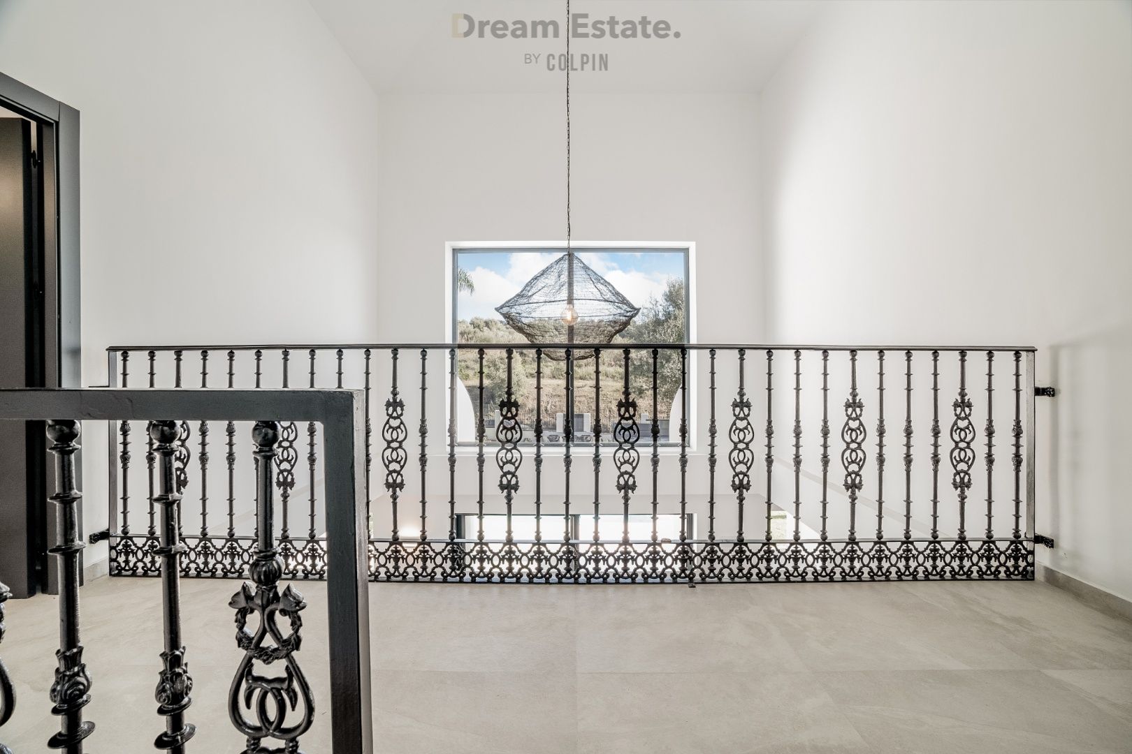 Een moderne familie villa te El Paraiso, Benahavis, New Golden Mile foto 21