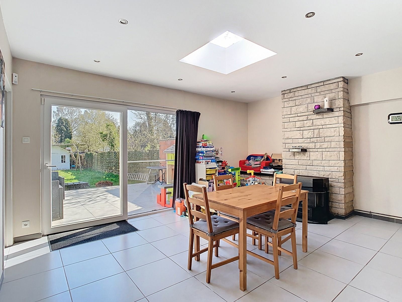 Woning met 3 SLPK, Ruime Garage én Tuin, op een Toplocatie! foto 7