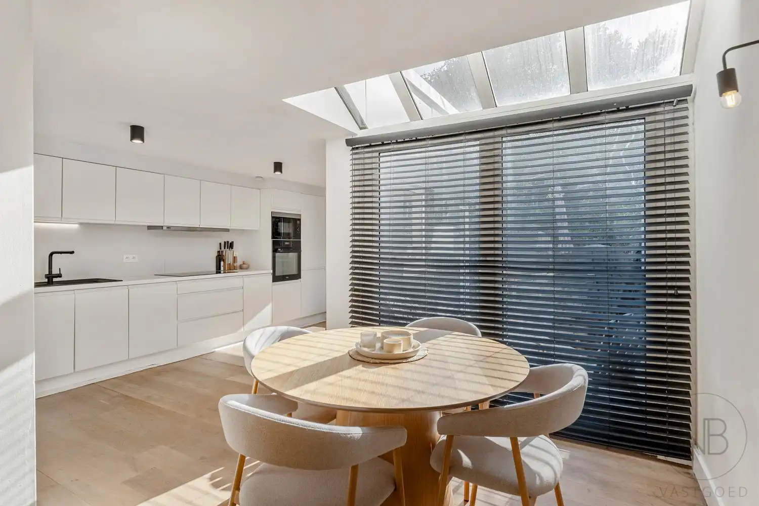 Instapklare rijwoning met leuke stadstuin foto 8