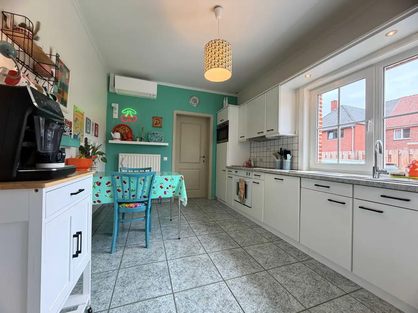 Degelijk gerenoveerde woning met minstens 5 slaapkamers en aangename tuin foto 5