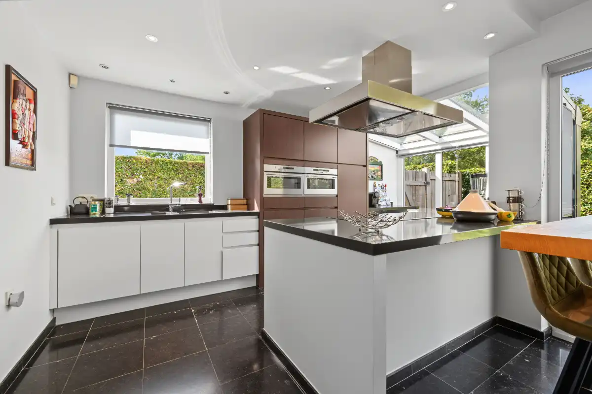 Riante, instapklare villa met tuinpaviljoen en garage op 1.065m² foto 8
