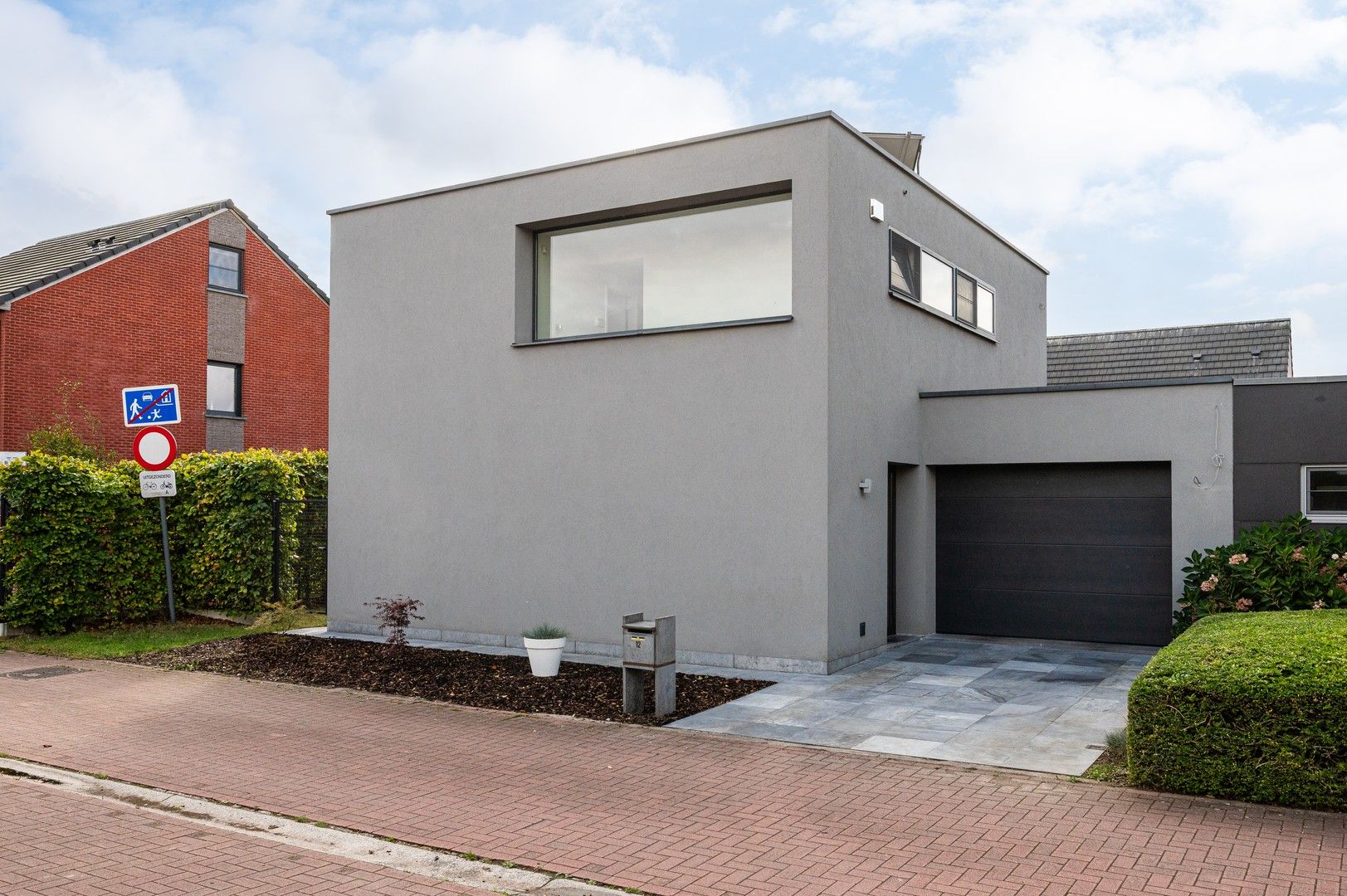 Moderne HOB met EPC B in de gegeerde wijk De Lange Velden te Wondelgem foto {{pictureIndex}}