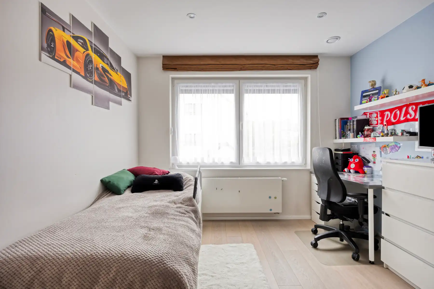 Gerenoveerde woning met 3 slaapkamers, 2 badkamers en garage foto 12
