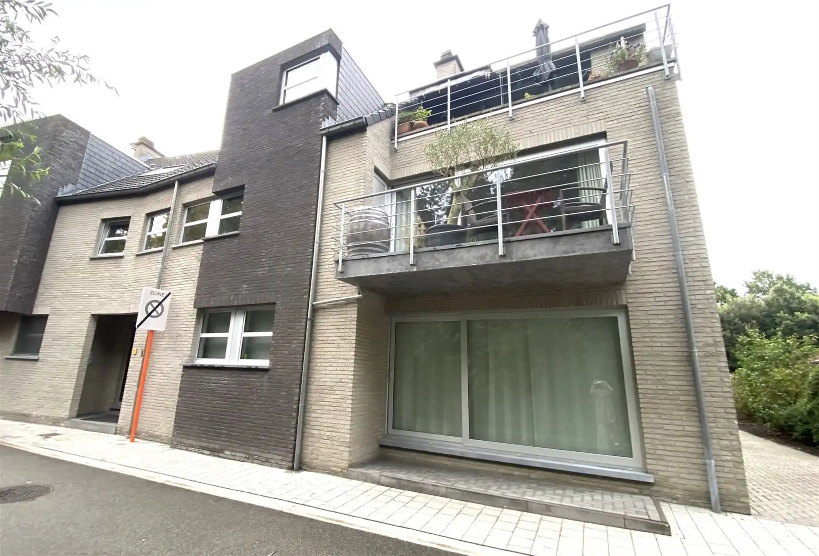 Rustig gelegen appartement foto {{pictureIndex}}