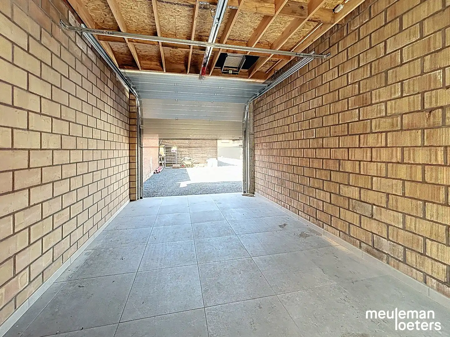 Duplex appartement met ruime garage foto 15