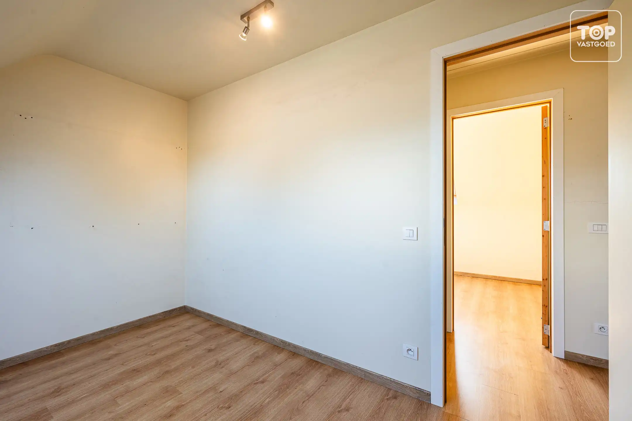 Rustig gelegen en energiezuinige woning met zonnige tuin foto 11