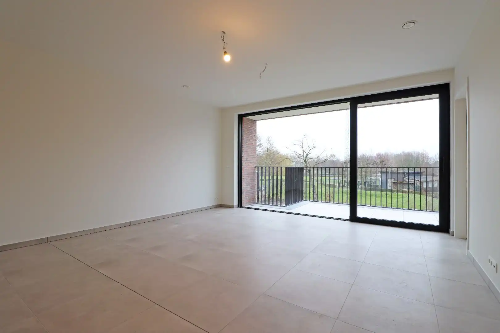 Nieuwbouwappartement met parkeerplaats foto 2