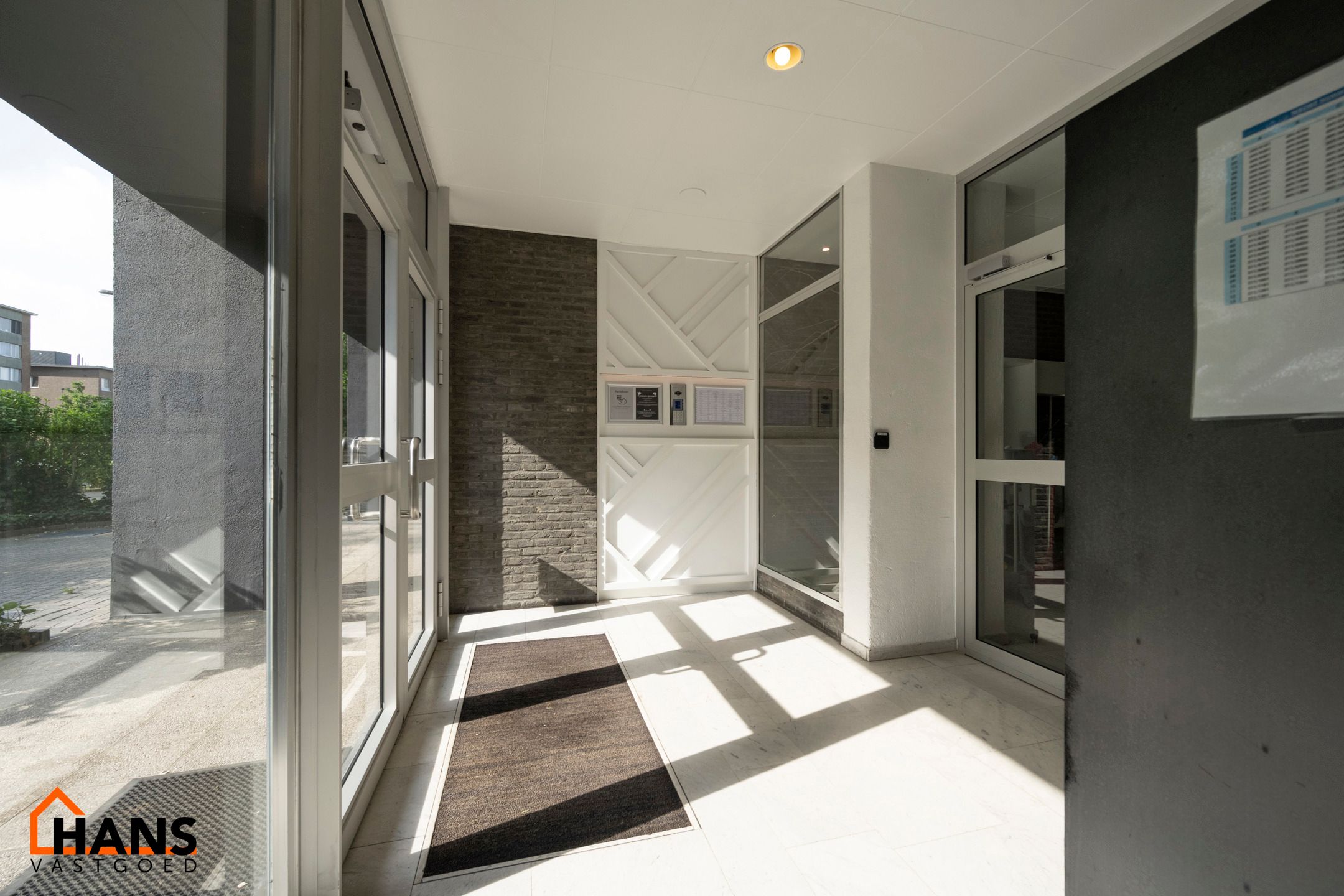 Riant appartement + staanplaats + kelder foto 24