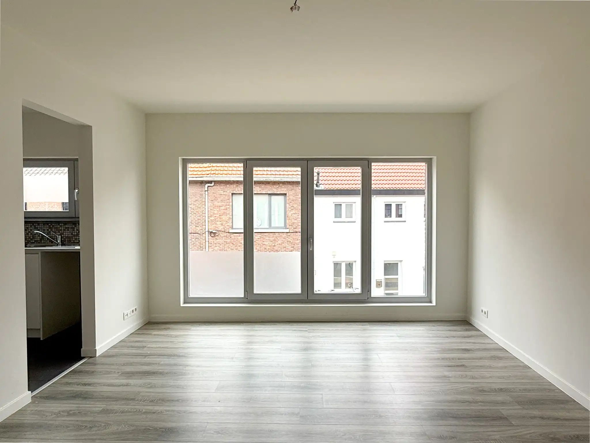 Appartementsgebouw met twee appartementen - opbrengsteigendom foto 2
