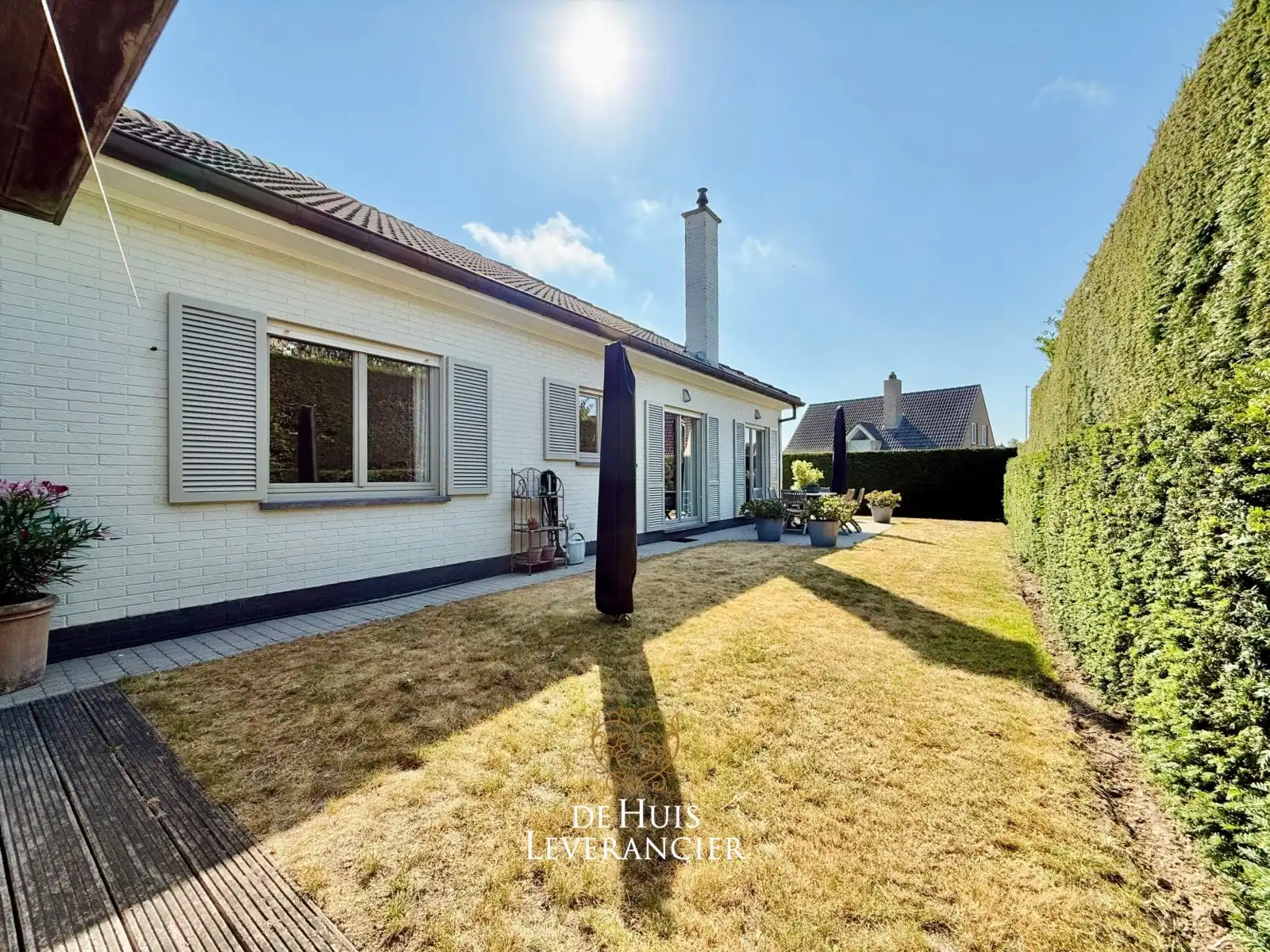 Kom levenslang genieten aan zee in deze instapklare gelijkvloerse villa op uitzonderlijke toplocatie in Oostduinkerke! foto 3