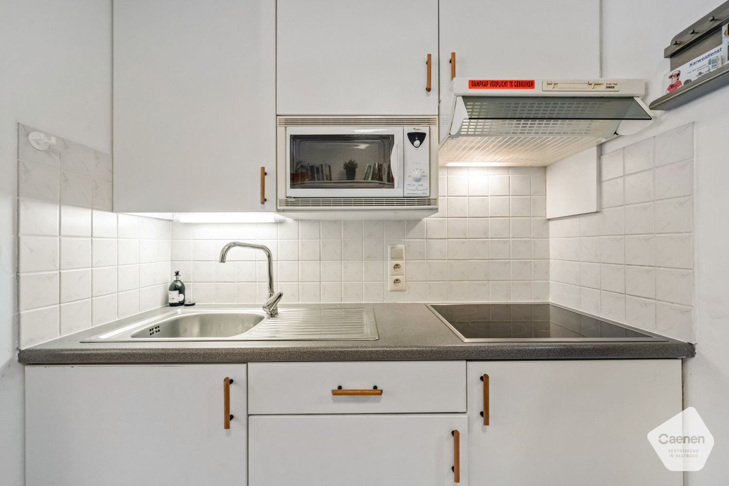 Instapklare studio met prachtig frontaal zeezicht foto 8