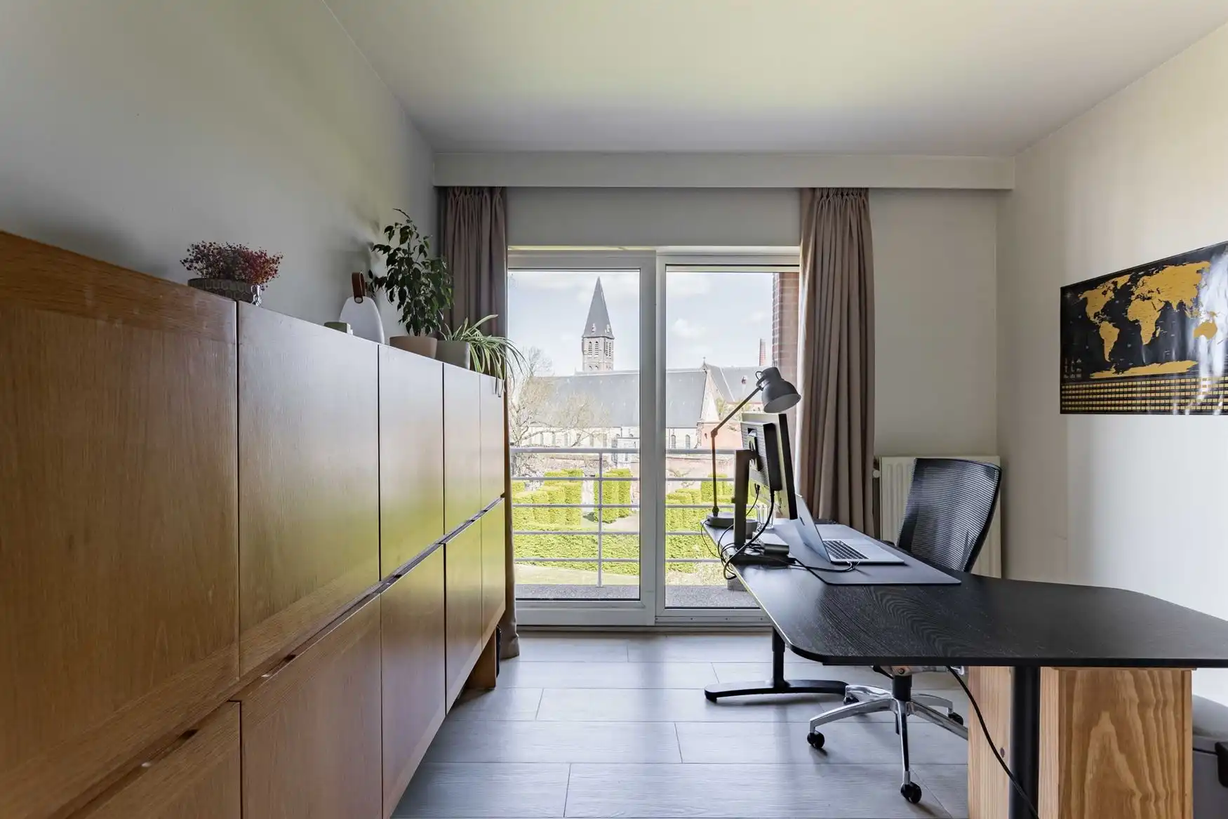 Stijlvol gerenoveerd appartement met 2 terrassen en uniek uitzicht. foto 14