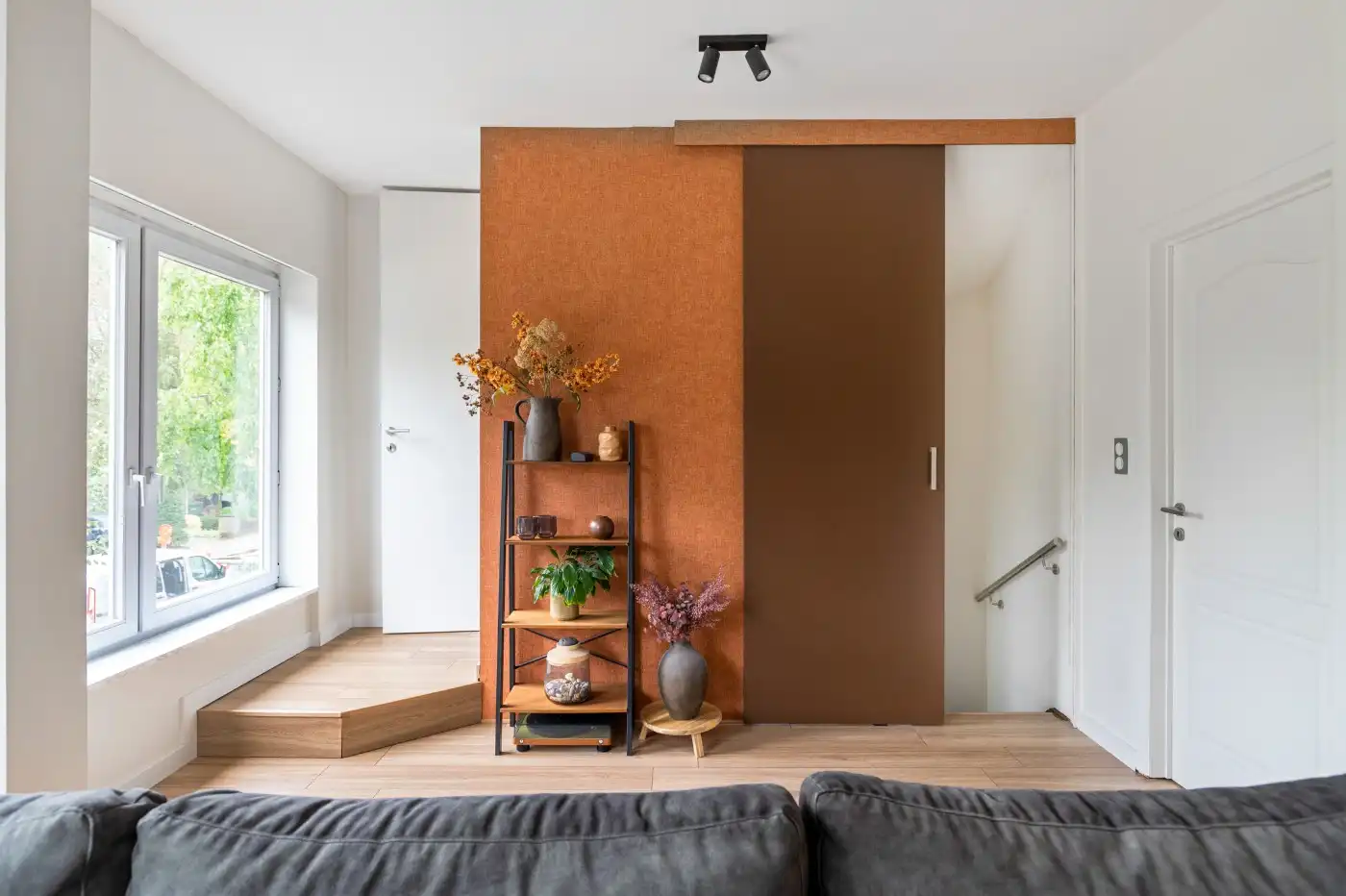 Instapklare bel-etage met 2 slpk, garage én gezellige tuin foto 5