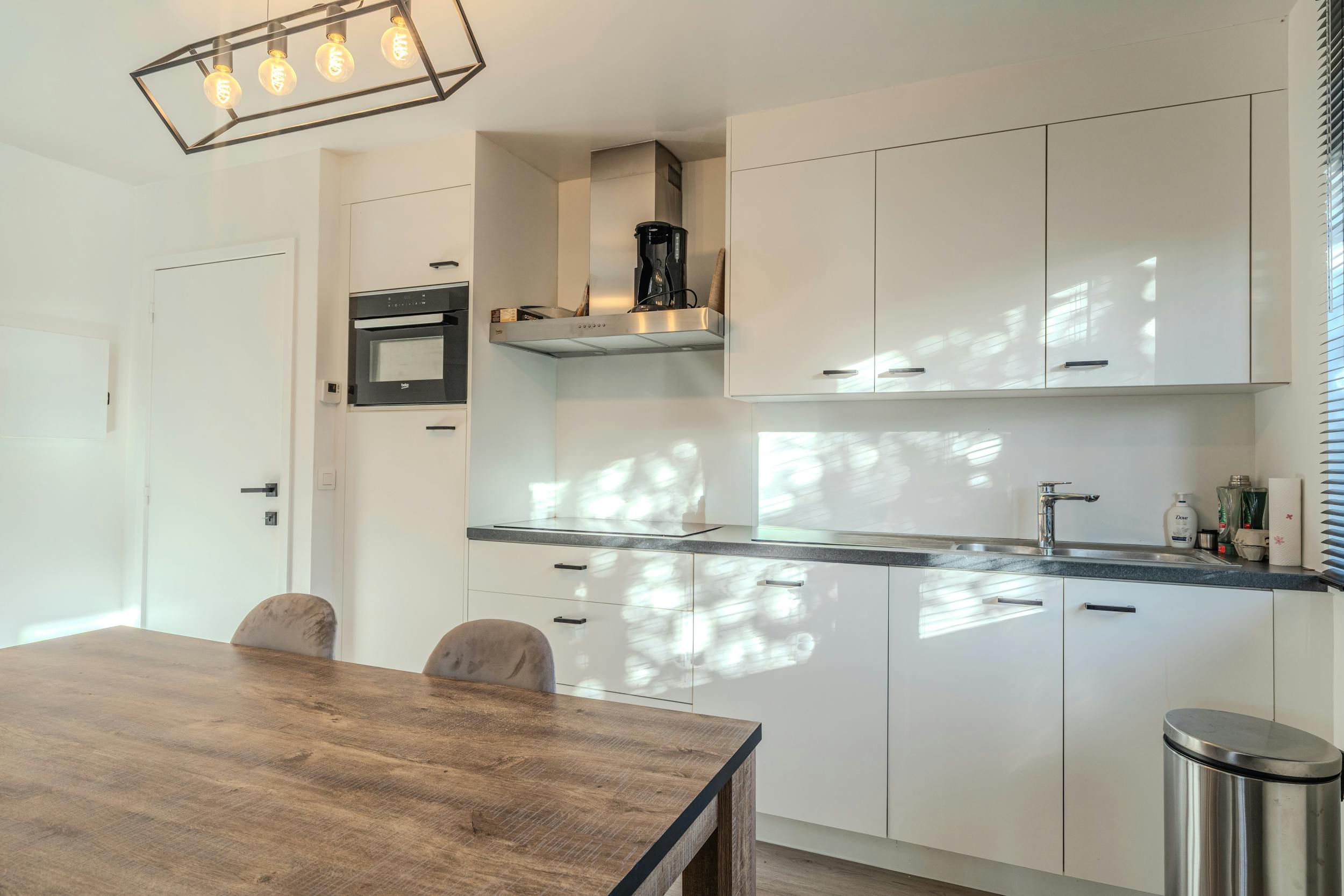 Opbrengsteigendom te koop met 3 vergunde entiteiten foto 3