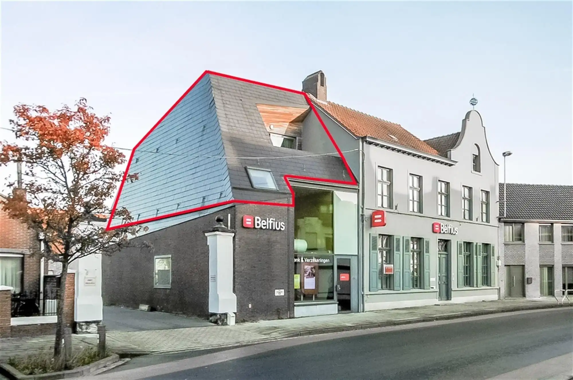 Cetraal gelegen modern appartement te Eernegem. foto {{pictureIndex}}