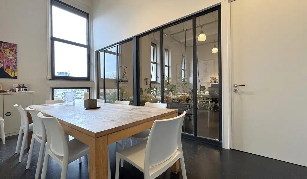 Instapklaar kantoor te huur aan luchthaven in Deurne foto 5