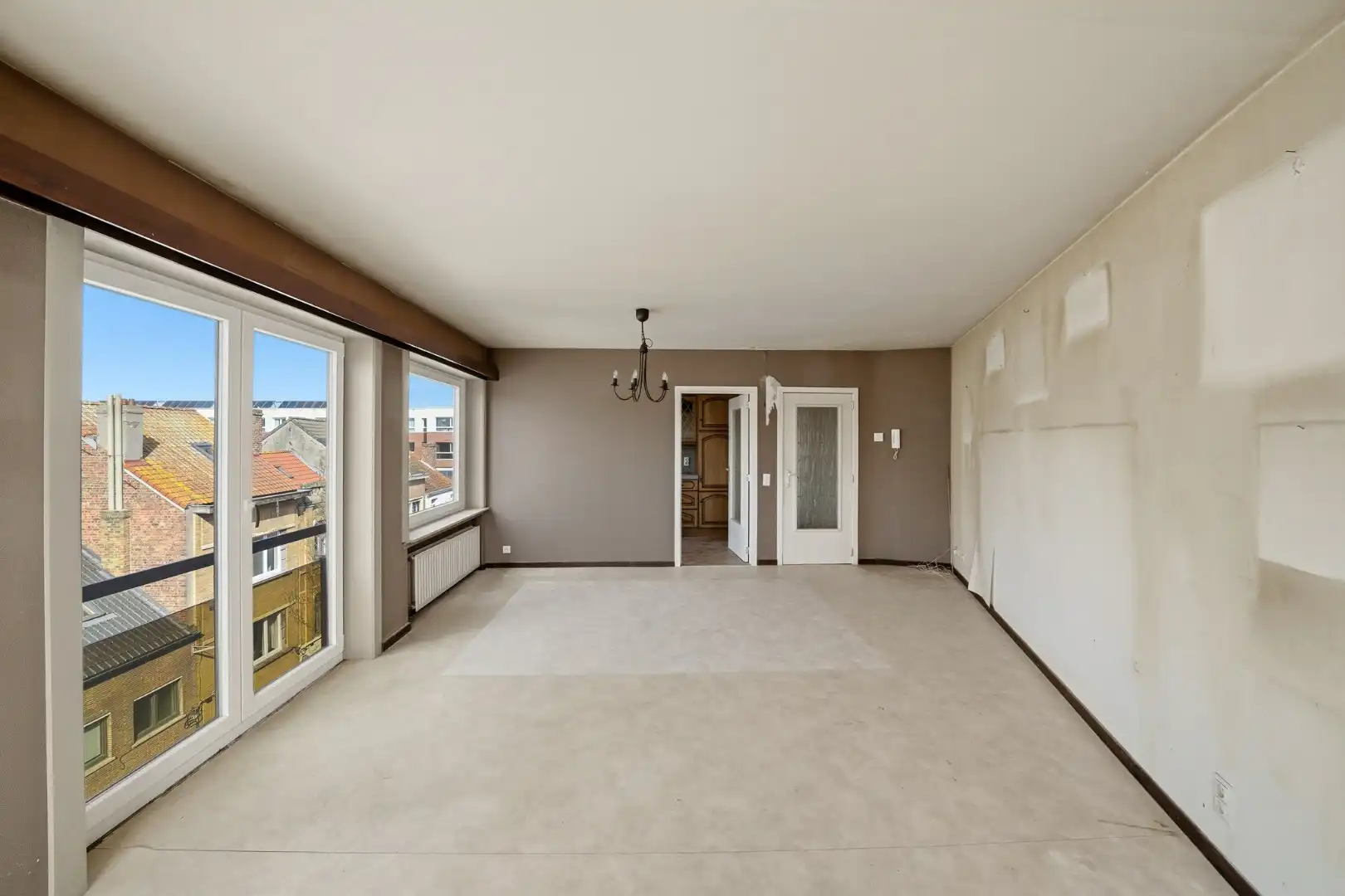 Op te frissen appartement met zicht op het Sint-Catharinaplein in Oostende foto 6