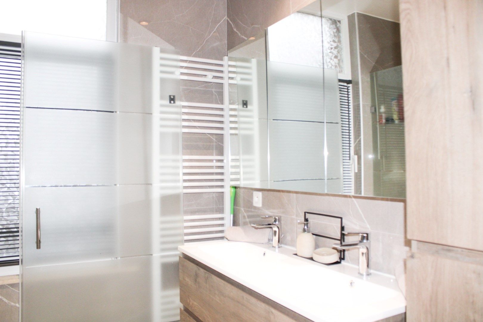 Instapklare woning in het hart van Sint-Niklaas met 5 slaapkamers en inpandige garage foto 9