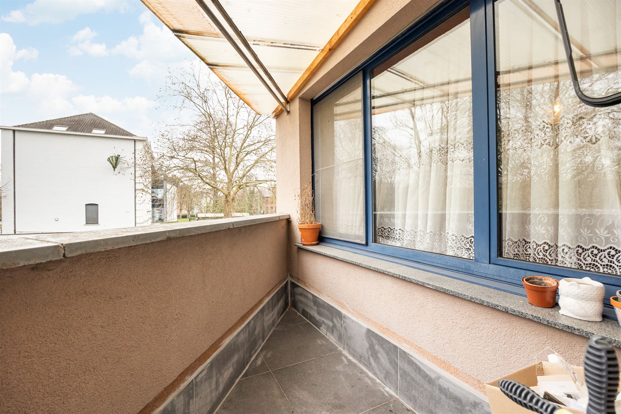 Ruime bel-étage foto 9