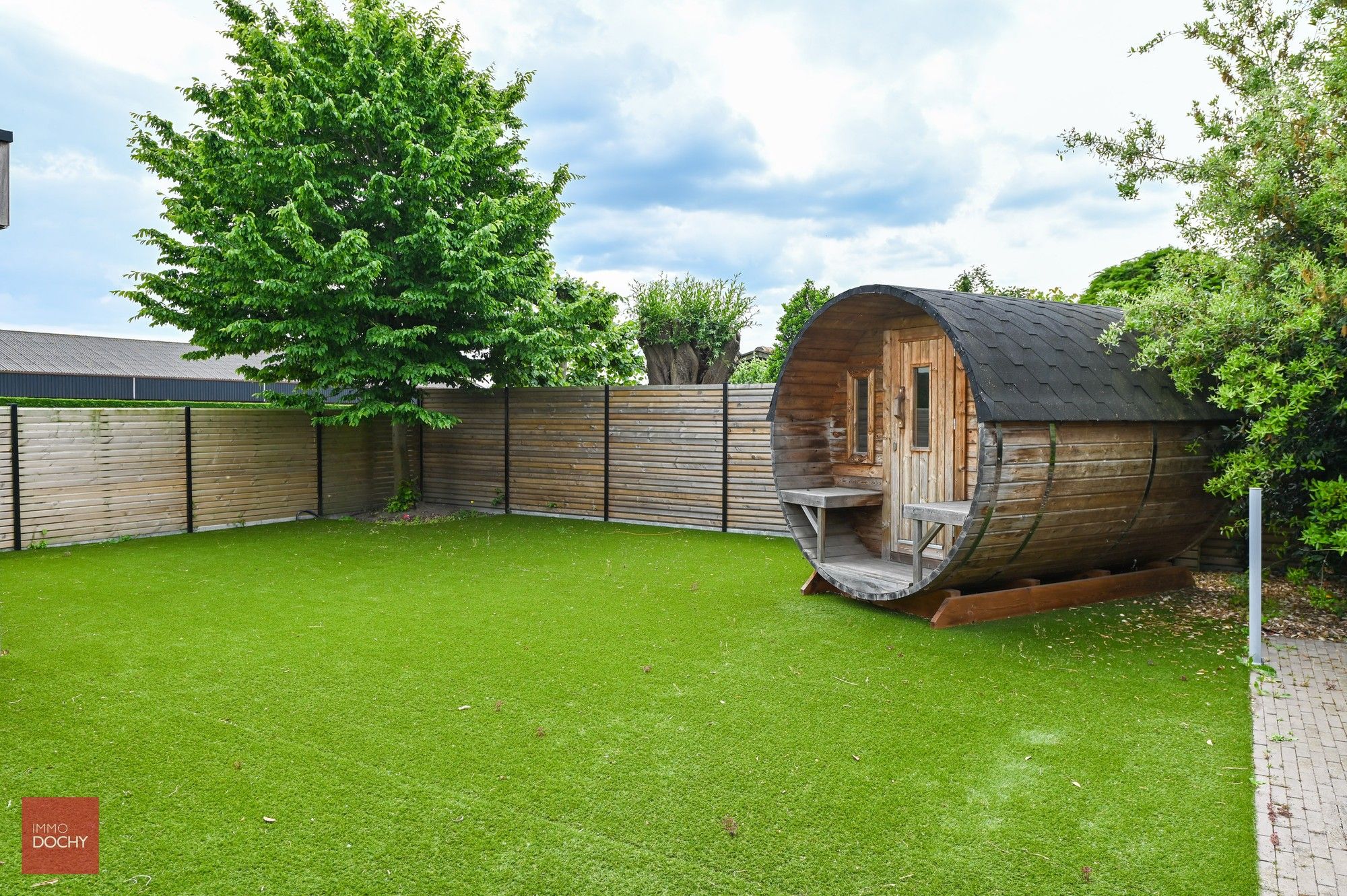 Mooie alleenstaande energiezuinige woning (A-label) met alle comfort en discretie foto 13