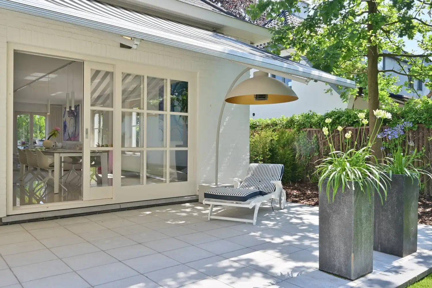 Exclusieve, gerenoveerde villa op toplocatie in residentieel Neerharen foto 6