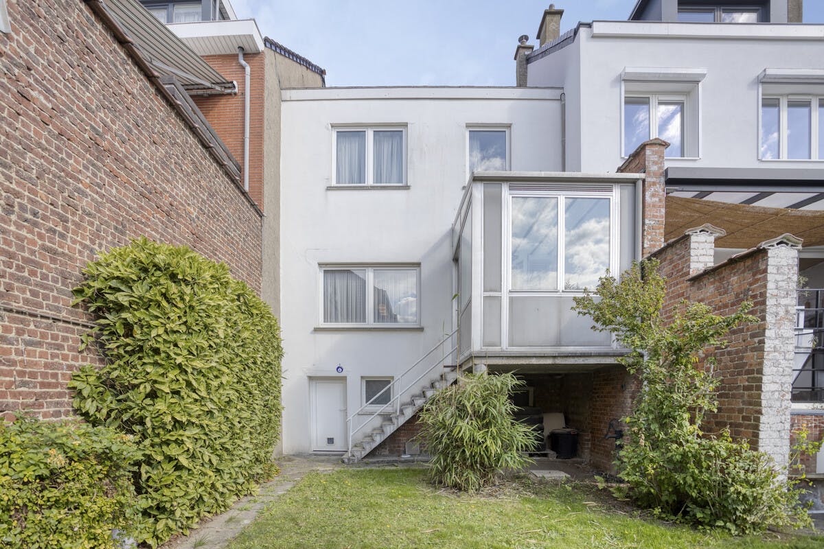 Op te frissen woning met tuin en garage in Strombeek-Bever foto 4