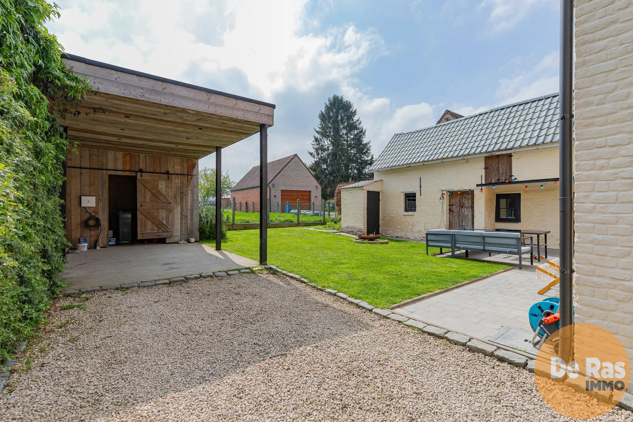 BURST-Mooi gerenoveerde hoeve op rustige locatie met carport foto 27