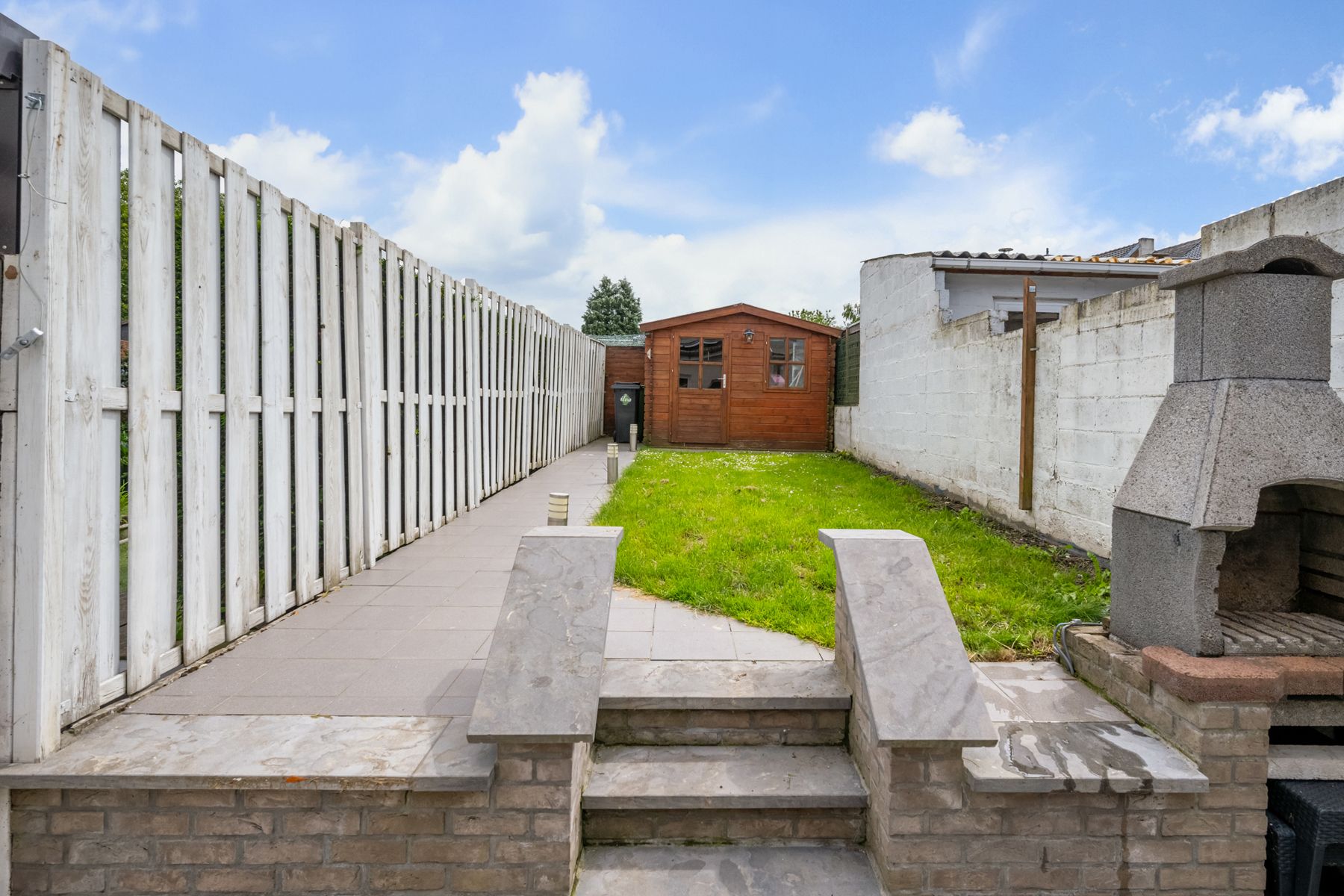 Instapklare eengezinswoning met tuin vlak naast station foto 13