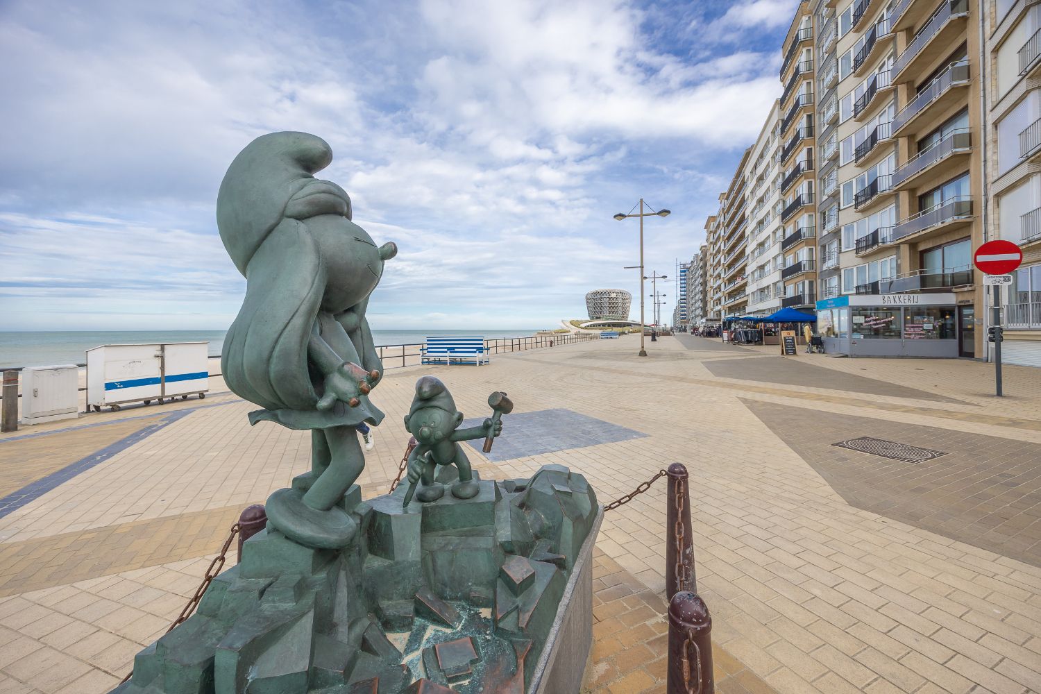 Instapklaar 2 slaapkamer-appartement met zijdelings zeezicht foto 24