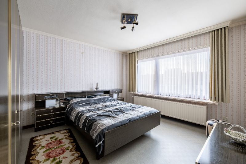 Bel-etagewoning met potentieel in hartje Izegem. foto 9