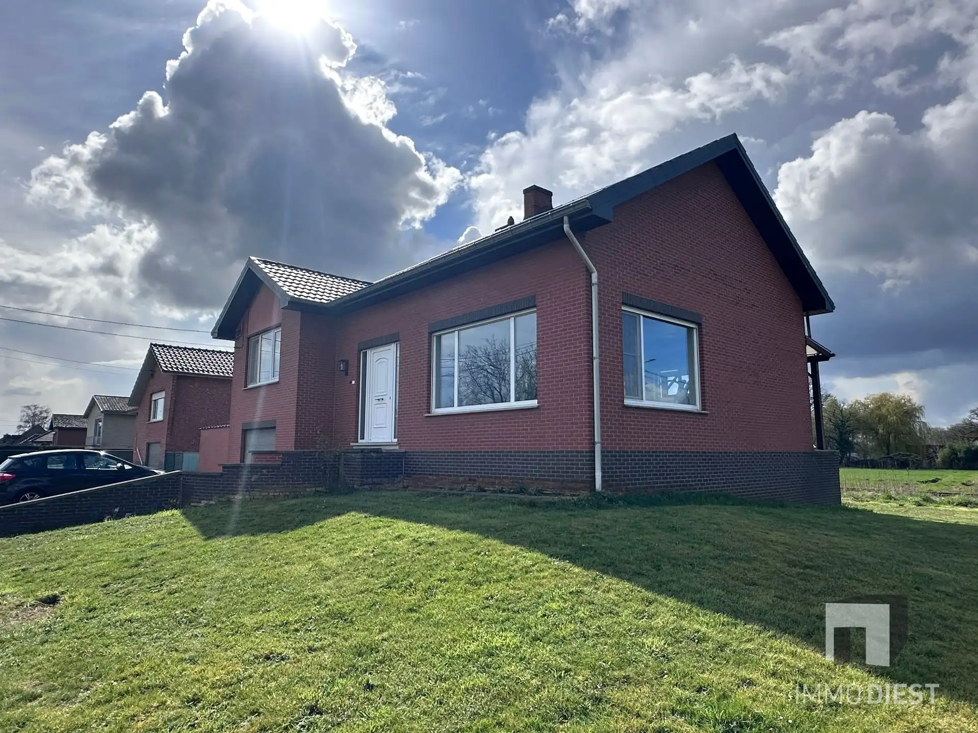 Woning met 3 slaapkamers, garage en zonnepanelen foto 18