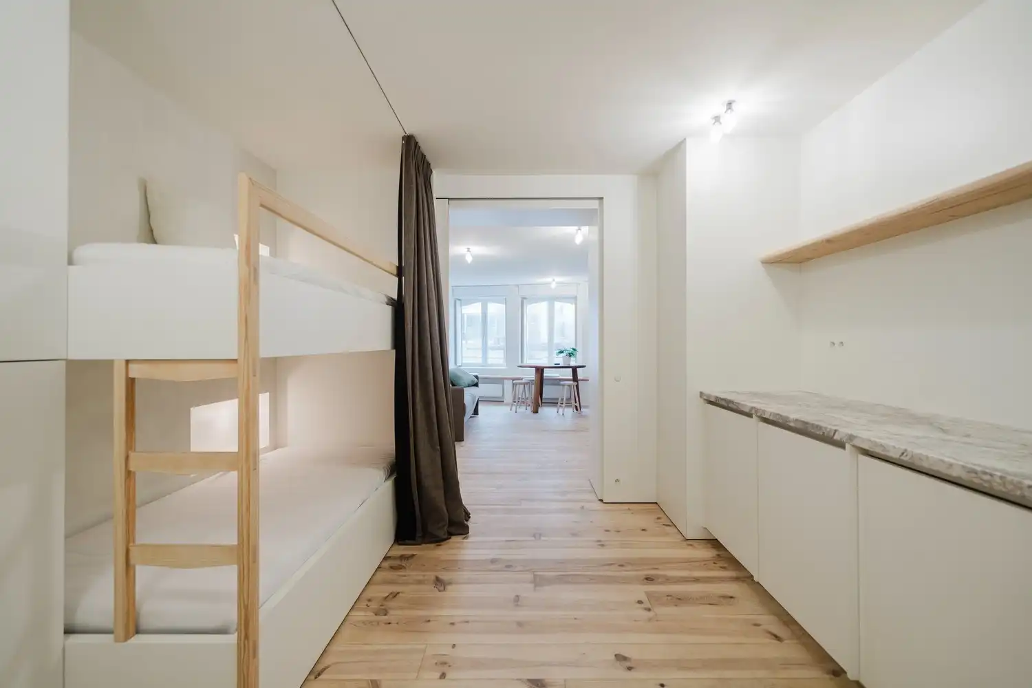 Karaktervol herenhuis aan zee foto 25