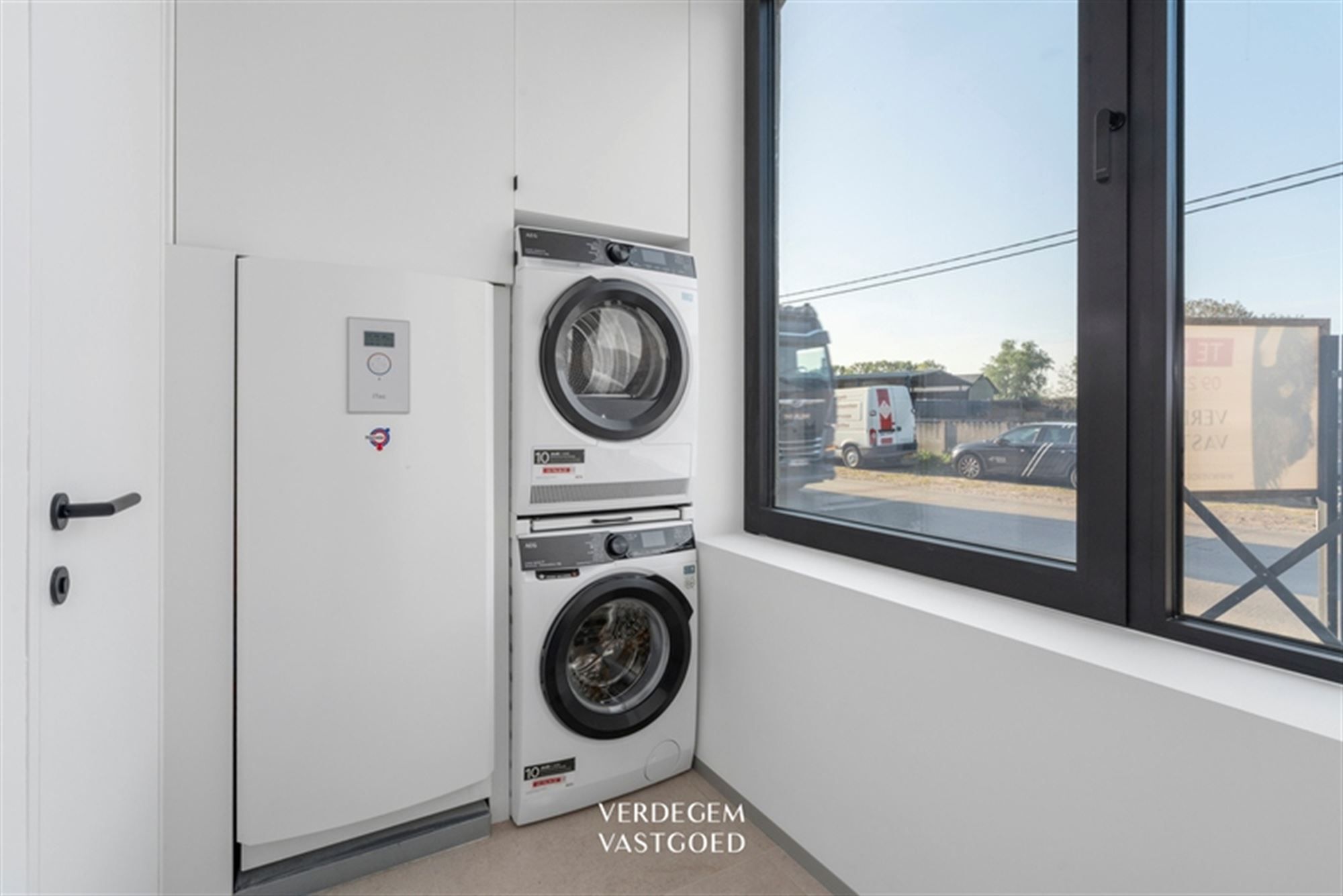 Prachtig compact wonen aan het Leopoldkanaal: volledig vernieuwd en 2 slaapkamers foto 15