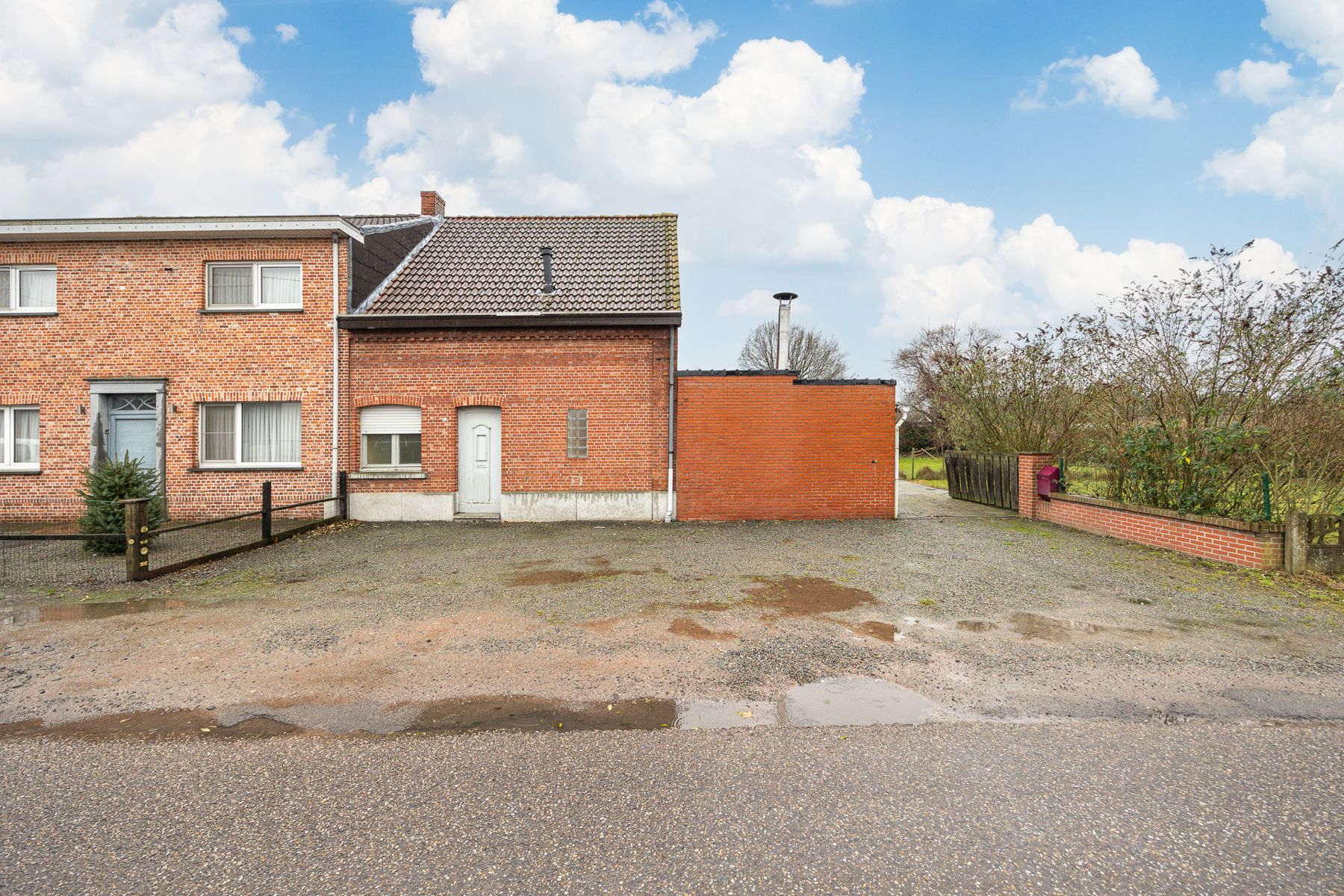 Hoofdfoto van de publicatie: Rustig gelegen woning op ruim perceel van 1887 m²