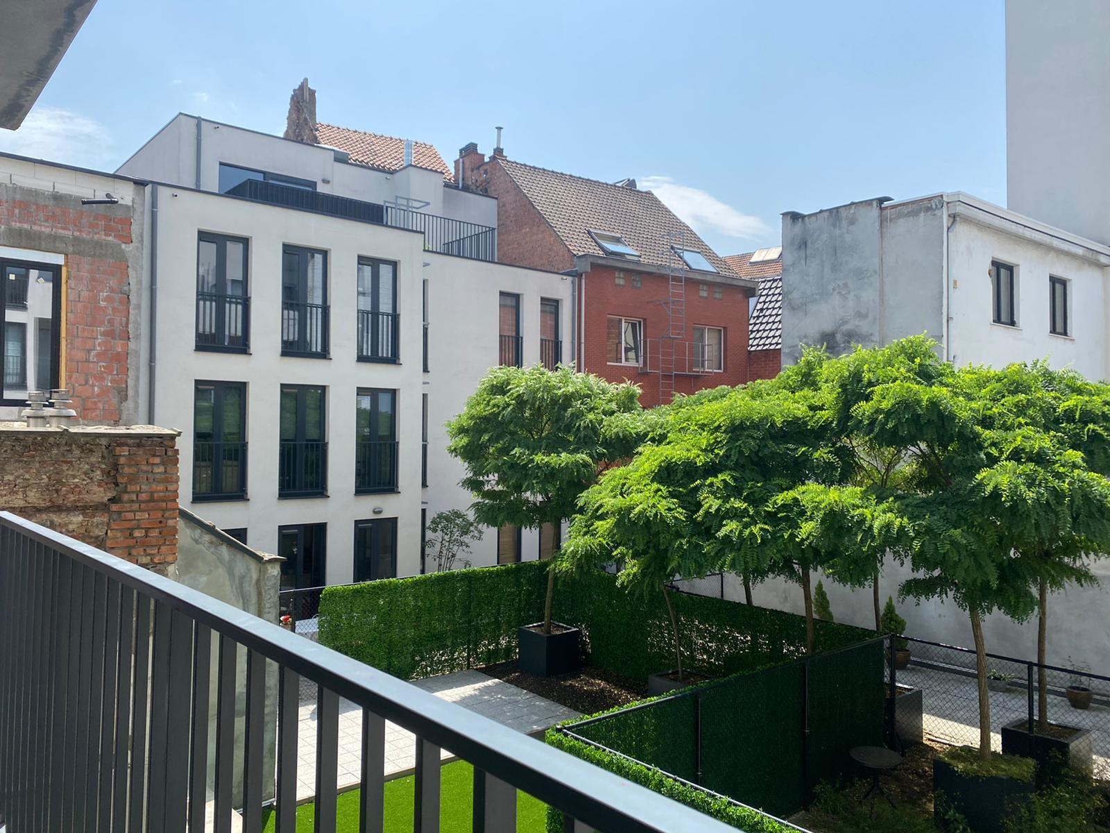 Modern 2-slaapkamer appartement met terras foto 2