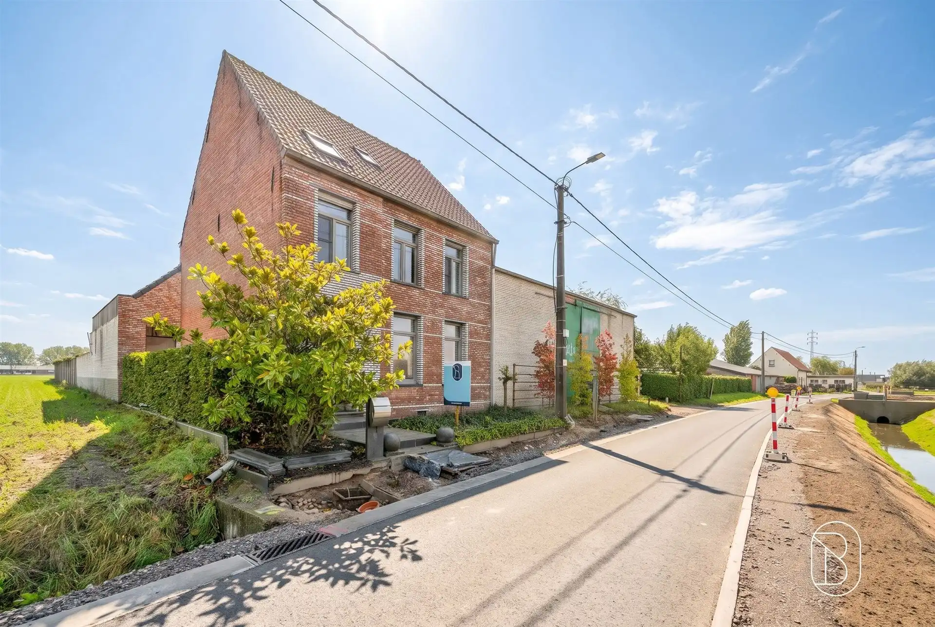 Ruime landelijke woning met 5 slpk, loods en tuin foto 17