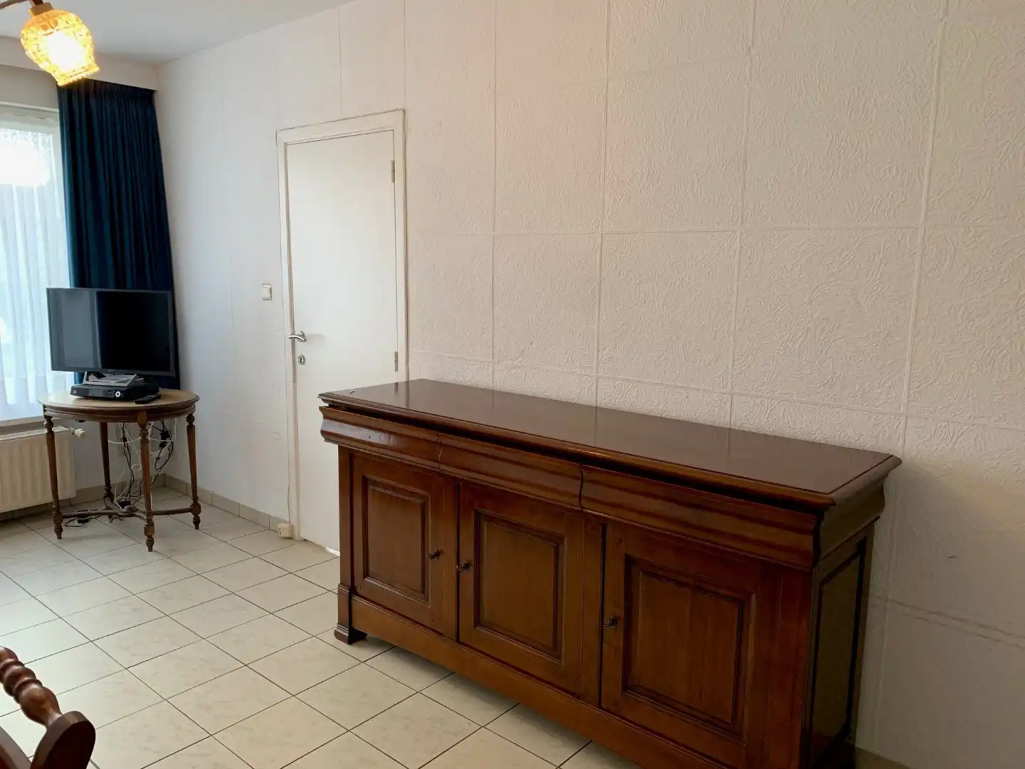 Gemeubeld appartement op het gelijkvloers - 1 slaapkamer en koertje foto 4