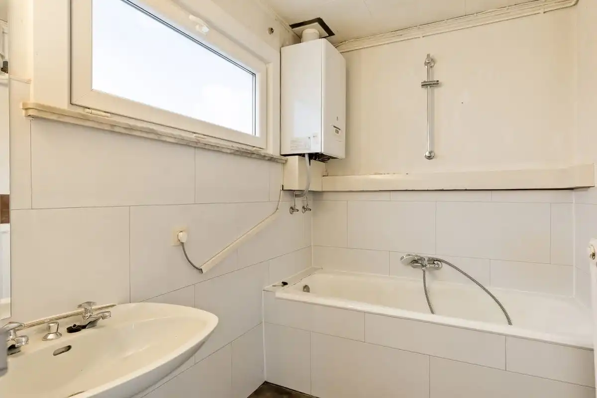 Halfopen huis met 2 kamers en garage te koop in Anzegem foto 9