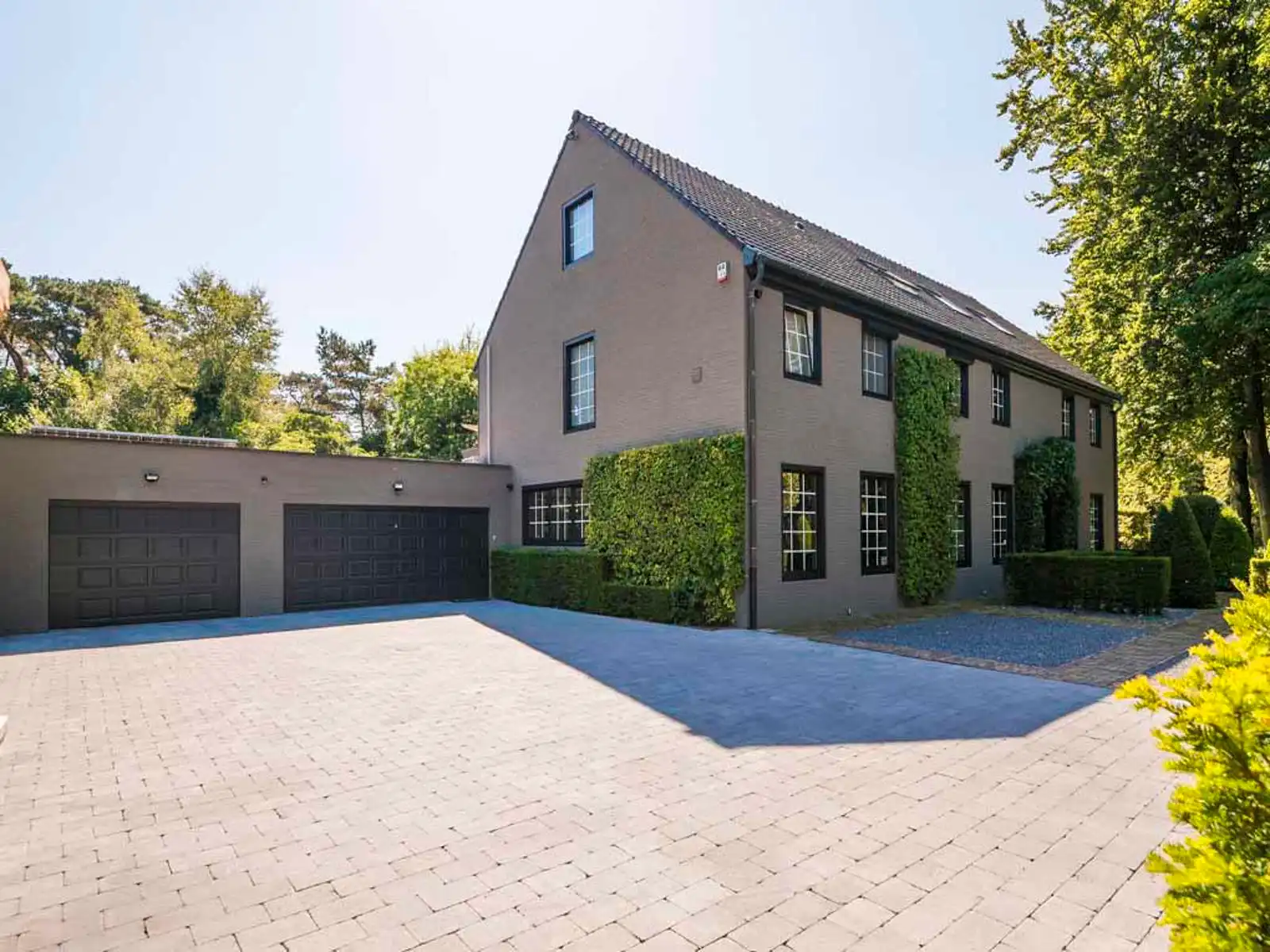 Luxueuze villa met zwembad met tal van mogelijkheden foto 2