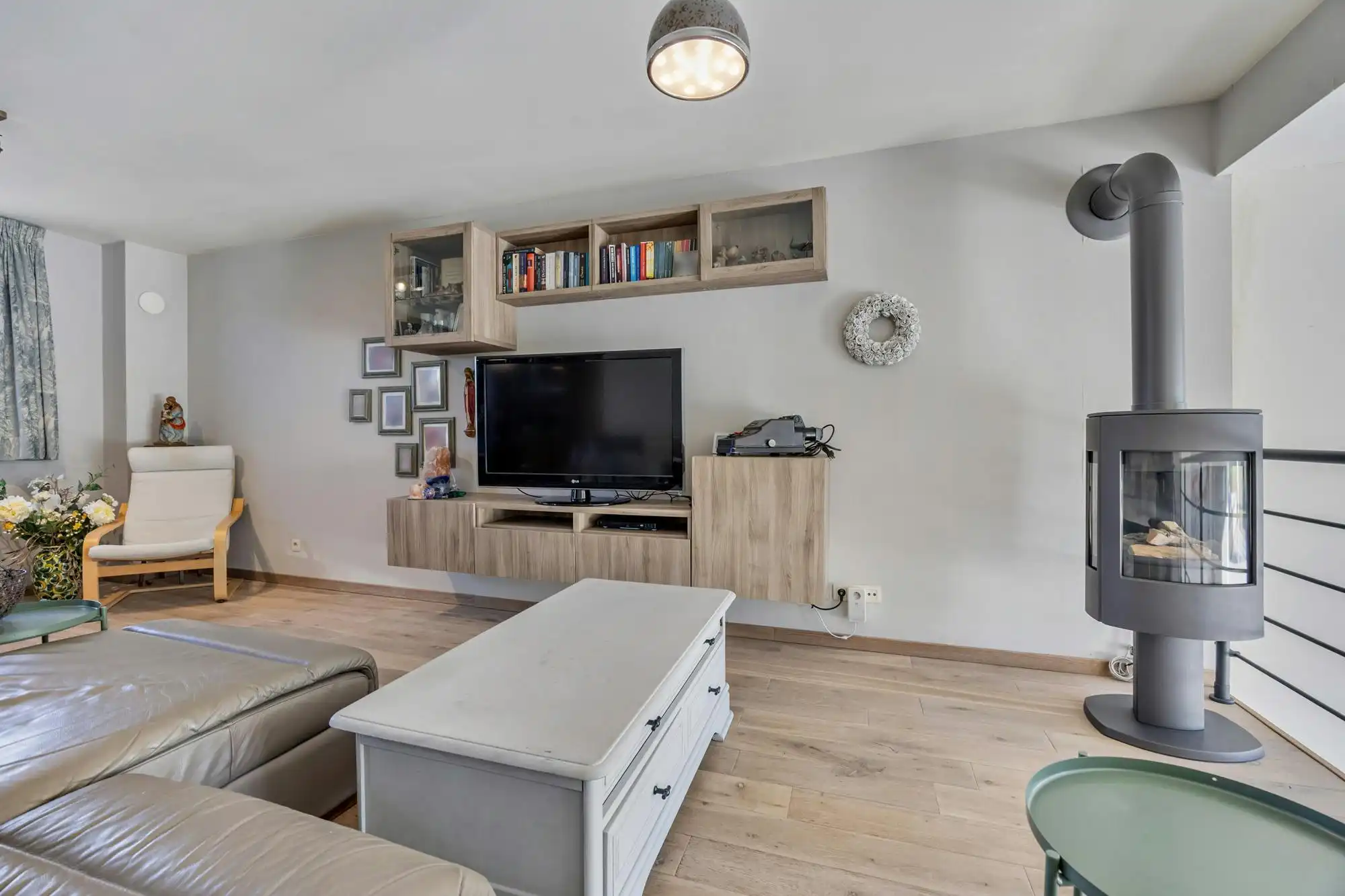 Rustig gelegen energiezuinige woning met ruime tuin foto 4