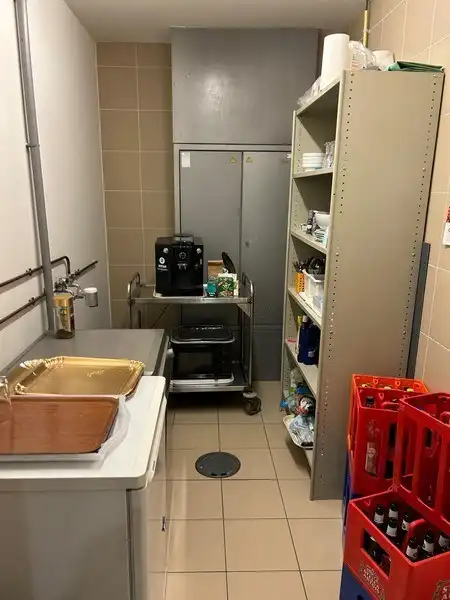 Instapklaar kantoor te huur in Wilrijk foto 7