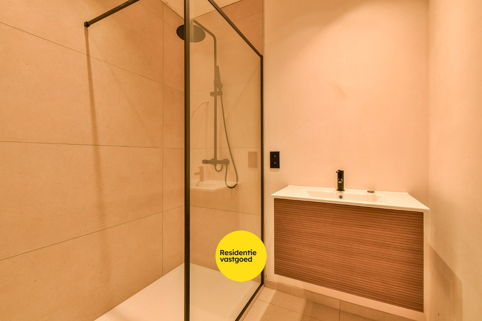 Ruime en kwalitatieve nieuwbouwwoning! foto 13