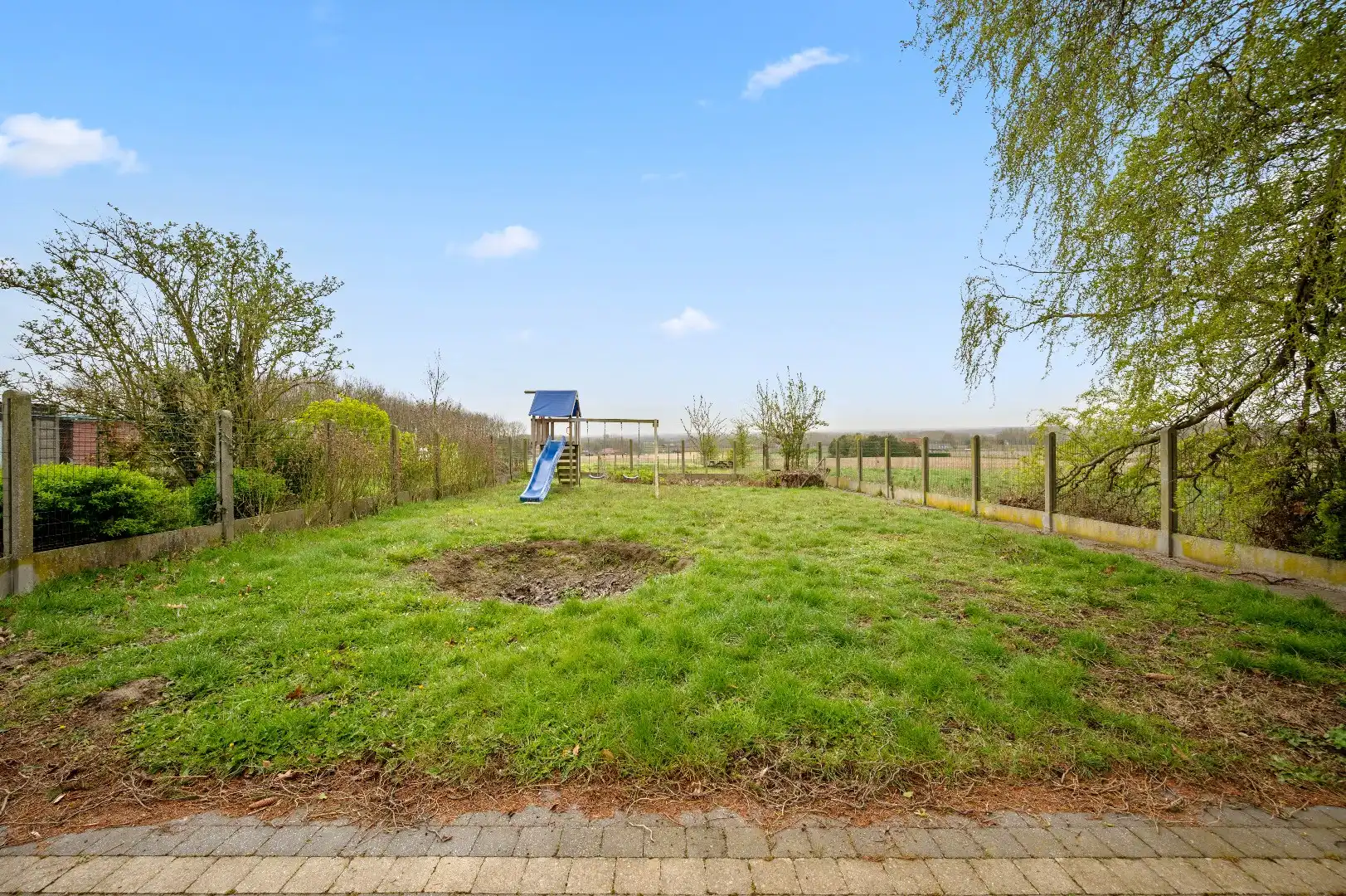 Instapklare OB (2006) met grote garage en 3 slpks foto 23