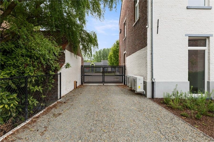 EXCLUSIEF WONEN IN EEN GERESTAUREERDE VIERKANTSHOEVE foto 25