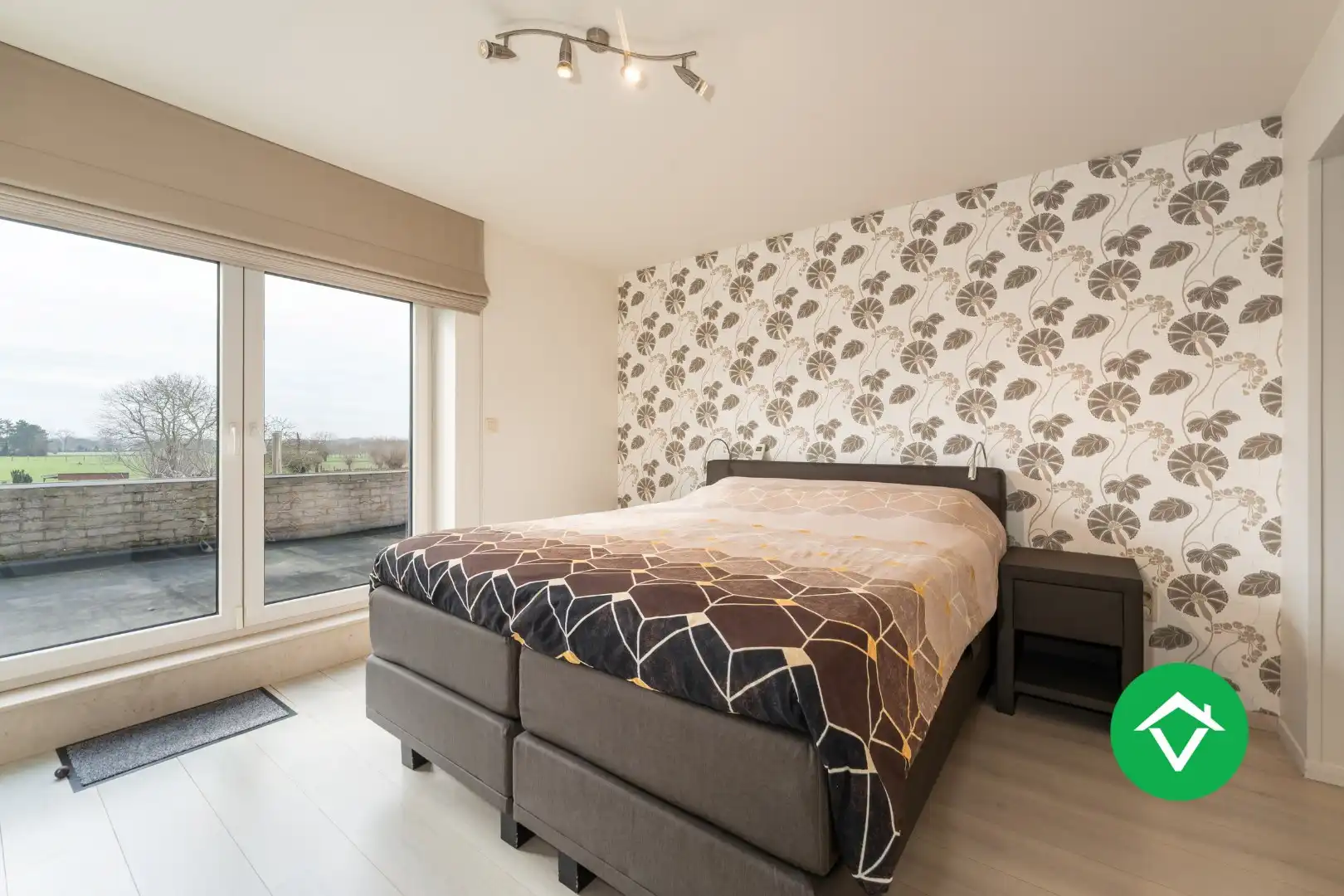 Alleenstaande woning met 4 slaapkamers en garage te Aartrijke foto 16