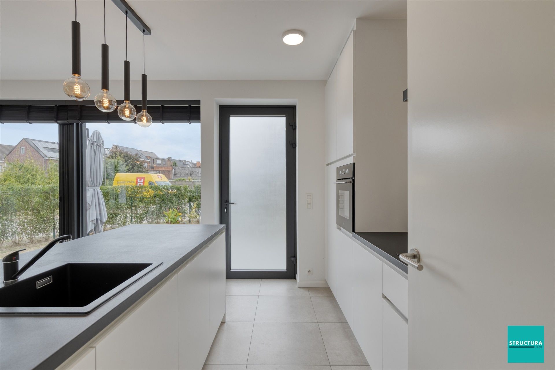 Prachtige nieuwbouwwoning (onder RR-rechten) foto 12
