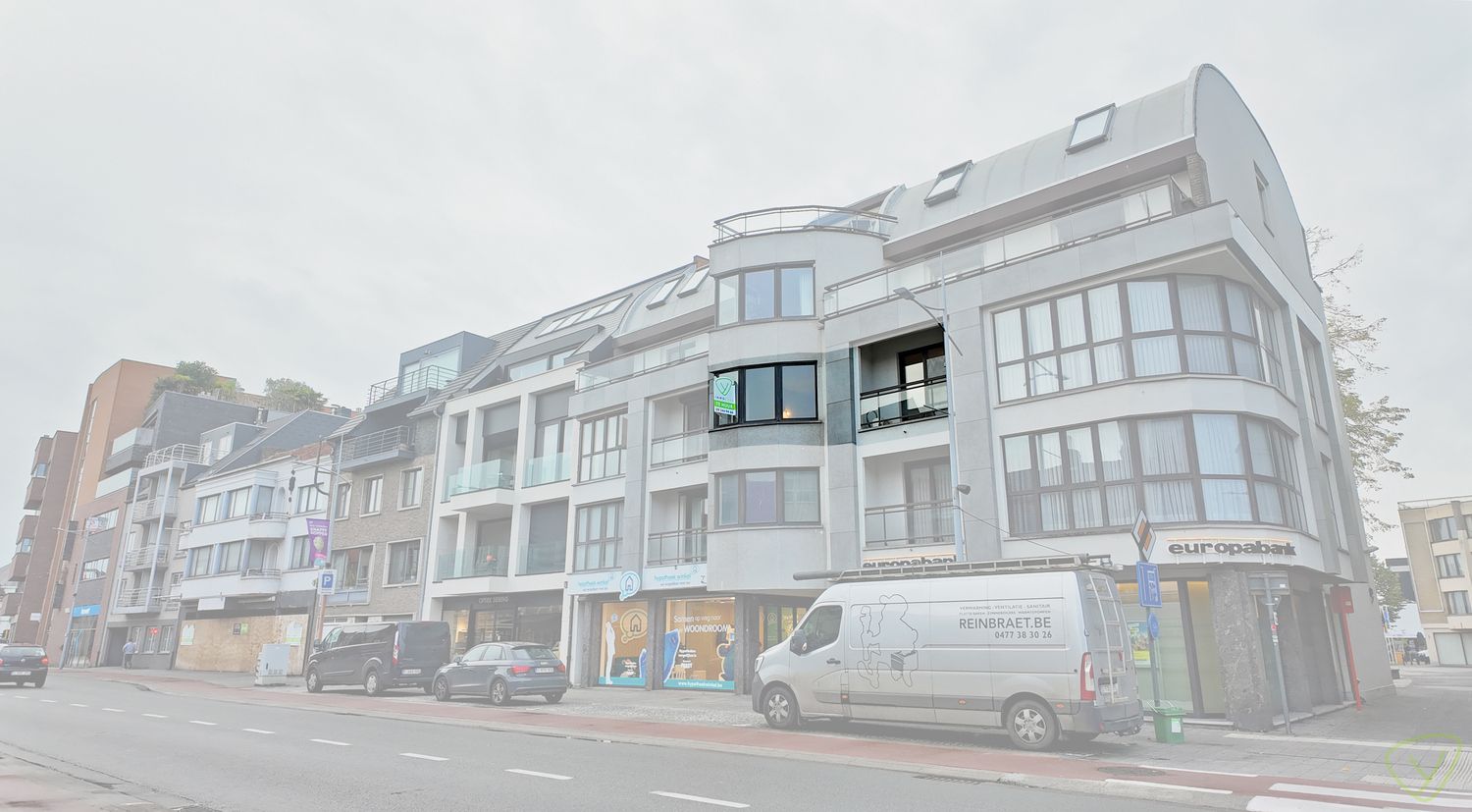 Lichtrijk appartement met terras in de Boelare te Eeklo! foto 12