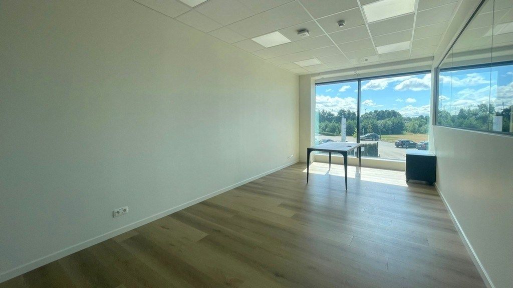 Mooi afgewerkte kantoren te huur vlakbij R4 in Evergem foto 6