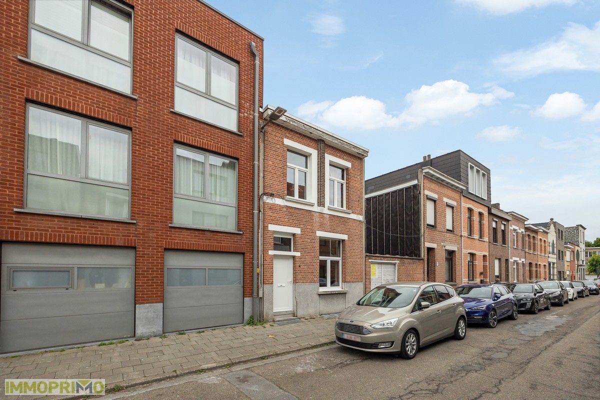 Charmante woning met 3 slaapkamers en koer. foto 2